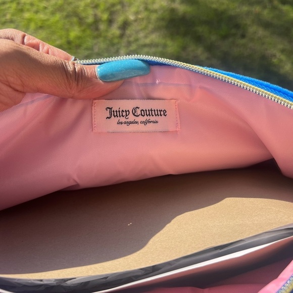 - JUICY COUTURE BLUE/ TEAL TRAVEL BAG w toiletry bottle​ - Picture 6 of 10